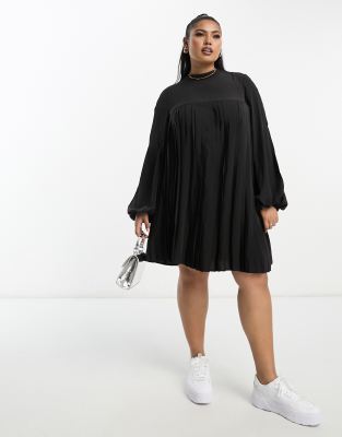 ASOS DESIGN Curve - Hochgeschlossenes, trapezförmiges Minikleid in Schwarz mit Plisseefalten und geschlitzten Ärmeln-Bla...