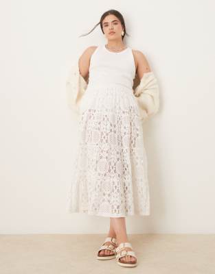 ASOS DESIGN Curve – Hochwertiger, transparenter Maxirock aus strukturierter Spitze in Weiß - view 1