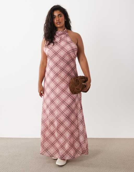 ASOS DESIGN Curve - Hoogsluitende geruite maxi-jurk van chiffon met halternek in roze, 2 van 4