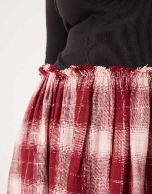 ASOS DESIGN Curve - Hoogsluitende hybride maxi jurk met lange mouwen in rood geruit, 3 van 4
