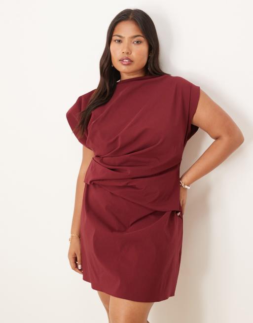 ASOS DESIGN Curve - Hoogsluitende mini jurk van bengaline met plooien in bordeauxrood, 2 van 4
