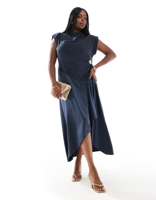 ASOS DESIGN Curve - Hoogsluitende satijnen midaxi jurk met contrast in marineblauw