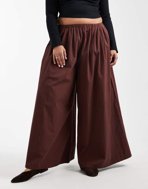 ASOS DESIGN Curve – Hose in Braun mit extrem weitem Bein, 2 von 5