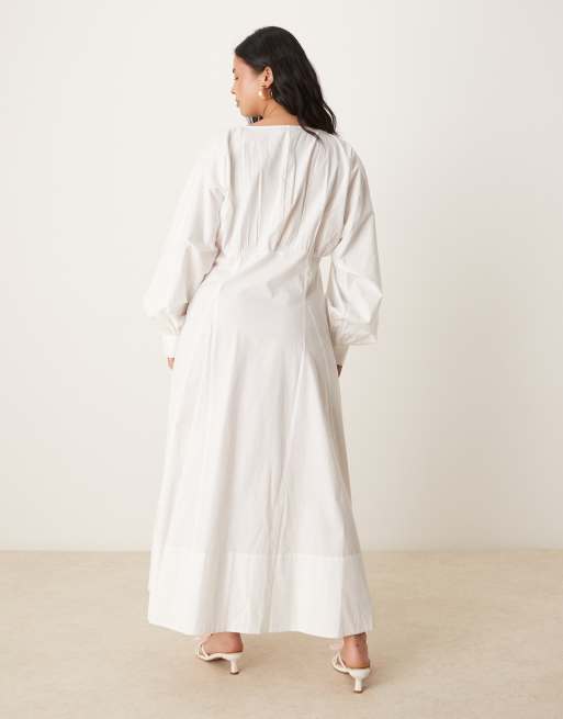ASOS DESIGN Curve - Hvid maxikjole med V-hals og lange ærmer i poplin, 3 af 4