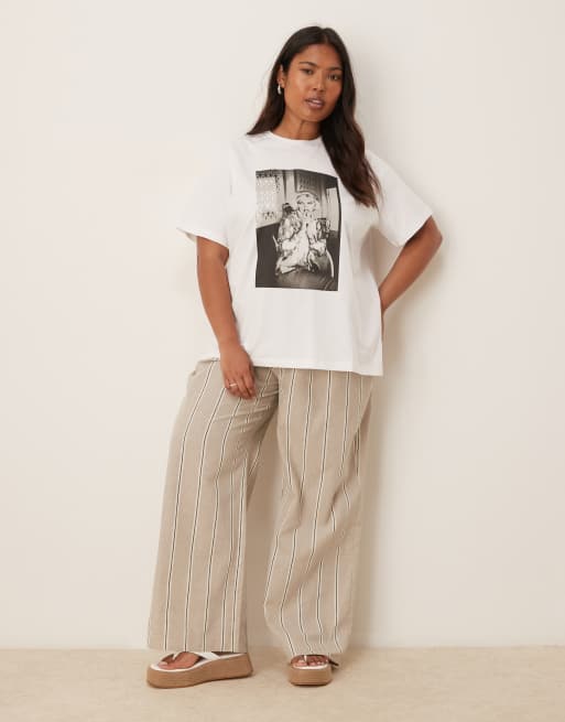 ASOS DESIGN Curve - Hvid T-shirt i regular fit med licenseret Marilyn Monroe-print, 3 af 4
