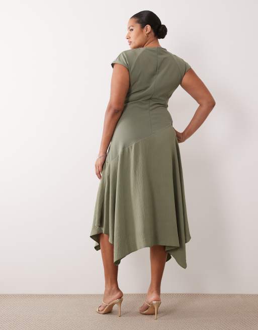 ASOS DESIGN Curve hybrid midikjole med asymmetrisk sænket talje i khaki, 4 af 4