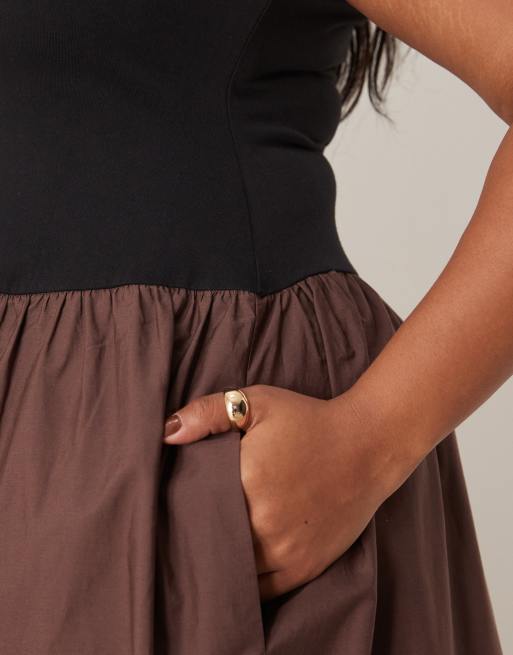 ASOS DESIGN Curve - Hybride maxi-jurk met lage ronde hals in chocoladebruin , 3 van 4