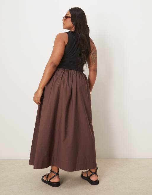 ASOS DESIGN Curve - Hybride maxi-jurk met lage ronde hals in chocoladebruin , 4 van 4