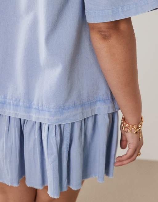 ASOS DESIGN Curve - Hybride mini T-shirtjurk in denimblauw met wassing, 3 van 4