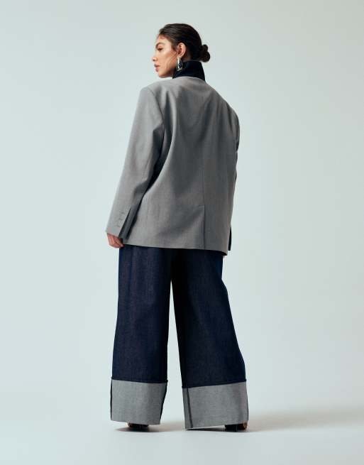 ASOS DESIGN Curve – Indigoblå, figursydda jeans med vida ben och uppvikt nederkant, 4 av 5