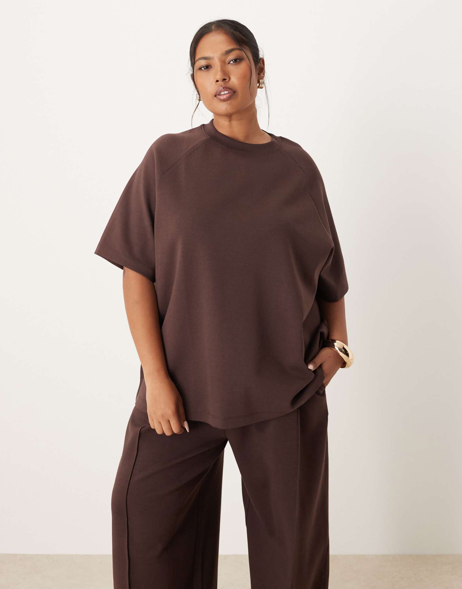 Футболка-реглан ASOS DESIGN Curve interlock шоколадного цвета - часть комплекта