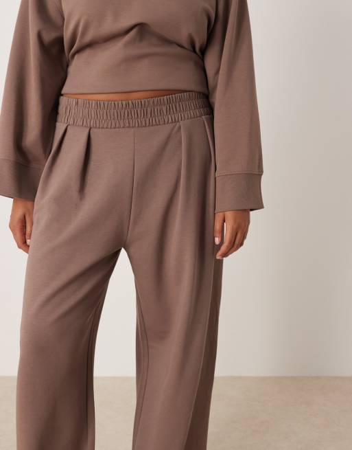 ASOS DESIGN Curve interlock super wide leg trouser in deep taupe, 2 of 5