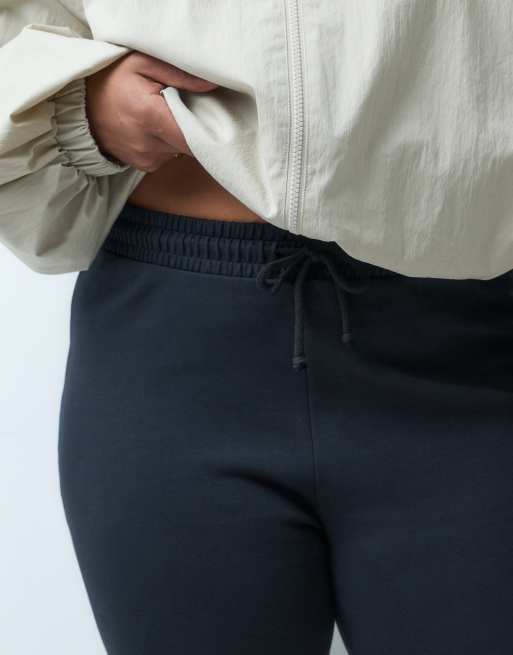 ASOS DESIGN Curve Interlock wide leg flare in black, 3 of 5