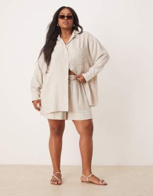 ASOS DESIGN Curve - Isabel - Kombinierbare Strand-Shorts in Leinenoptik, in neutralem Farbton