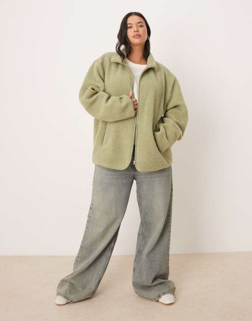 ASOS DESIGN Curve – Jacke aus Teddy-Fleece in Salbeigrün mit Reißverschluss, 4 von 4