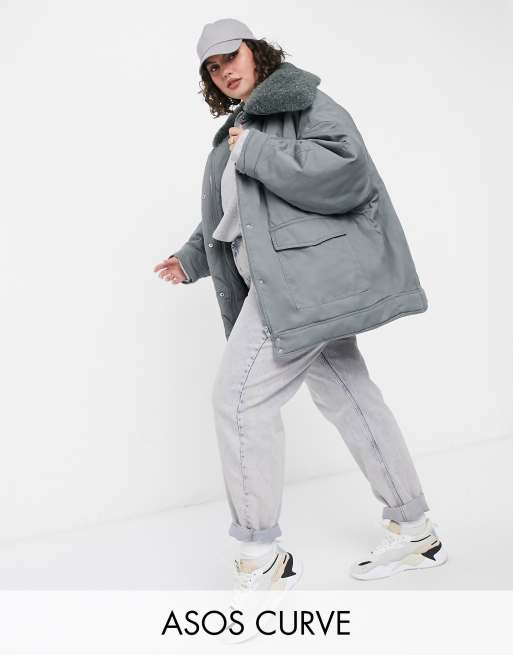 ASOS DESIGN Curve – Jacke mit Kragen aus Teddyfell und gestepptem Futter in Türkis