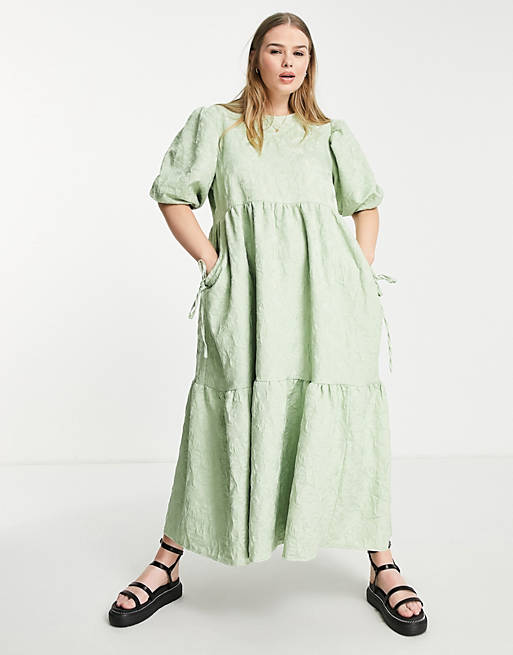Women Curve jacquard tiered midi dress with bellow pockets in sage 