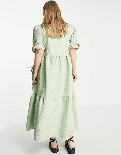 Women Curve jacquard tiered midi dress with bellow pockets in sage 