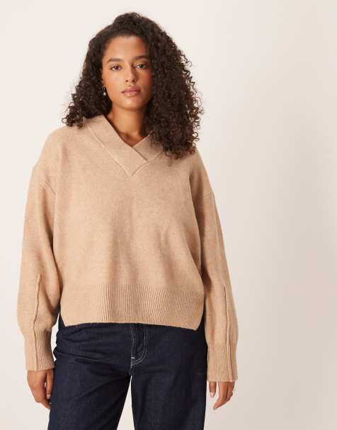 ASOS DESIGN Curve boxy v neck jumper with side split detail in oatmeal