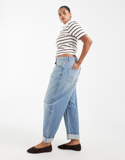 ASOS DESIGN Curve jean barrel à revers bleu délavé moyen, 2 de 5