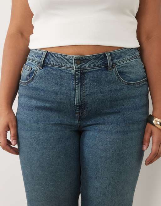 ASOS DESIGN Curve - Jean slim mom - Délavage vintage, 4 de 5