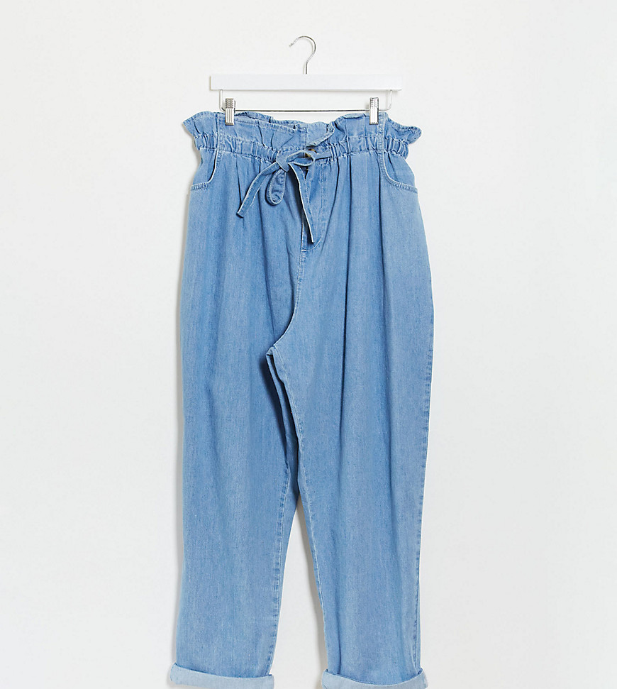 ASOS DESIGN Curve - Jeans met smaltoelopende pijpen, plooirand en lichte vintage wassing-Lichtbruin