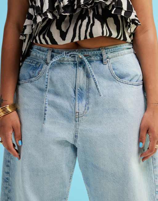 ASOS DESIGN Curve - Jeans slim con gamba bombata lavaggio pallido con cintura , 5 di 5