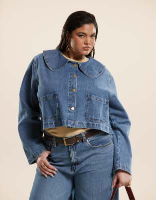 ASOS DESIGN Curve - Jeansjacke in Mittelblau mit rundem Kragen, Kombiteil