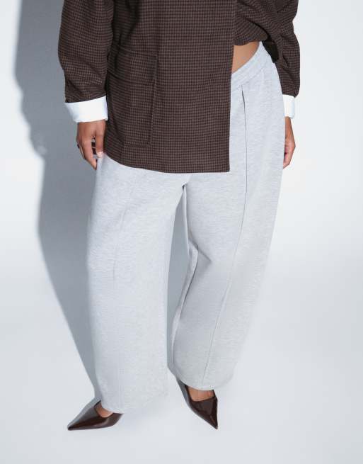 ASOS DESIGN Curve jogger large en tissu effet scuba avec détail de plis, gris chiné, 2 de 5