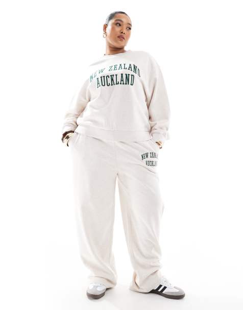 ASOS DESIGN Curve - Joggingbroek met geborduurde Auckland print en rechte pijpen - view 1