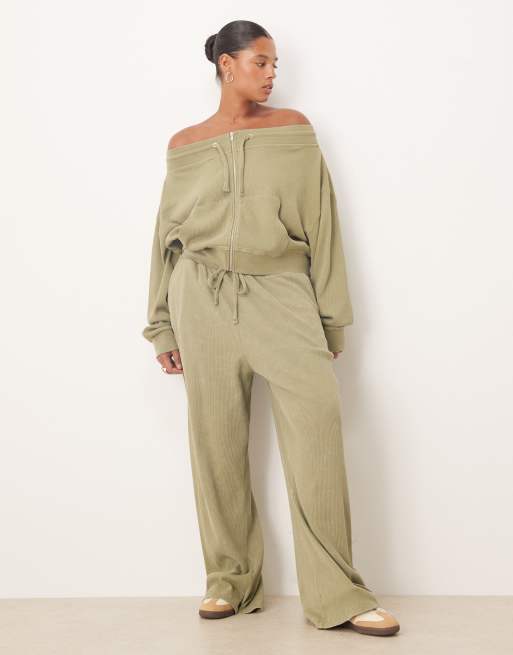 ASOS DESIGN Curve – Jogginghose in Khaki mit Waffelstruktur und Paperbag-Bund, 5 von 5