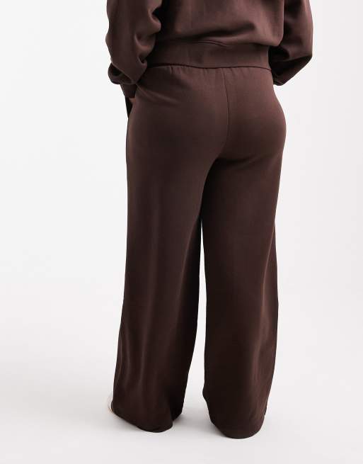 ASOS DESIGN Curve – Jogginghose in Schokobraun mit aufgerauter Innenseite und weitem Bein, 5 von 5