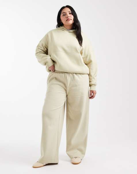 ASOS DESIGN Curve – Jogginghose mit in Olivgrün mit weicher Innenseite und weitem Bein - view 1