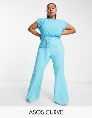 ASOS DESIGN Curve - Jumpsuit in Türkis mit Oberteil aus Chiffon, Gürtel und ausgestelltem Bein-Blau