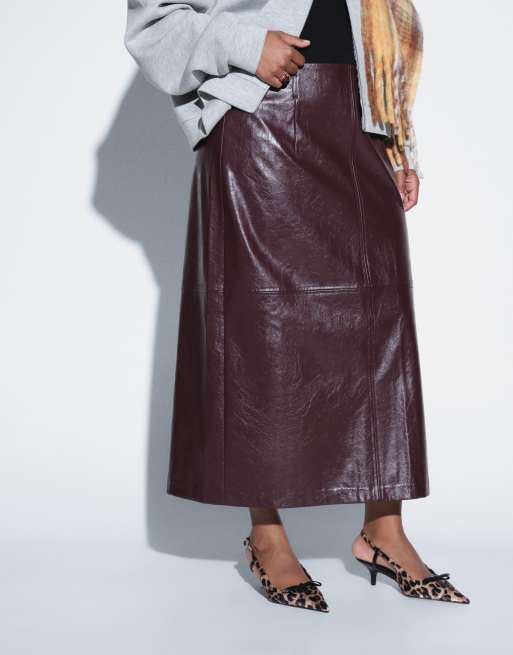 ASOS DESIGN Curve jupe crayon en imitation cuir à taille nette ajustée bordeaux, 2 de 5