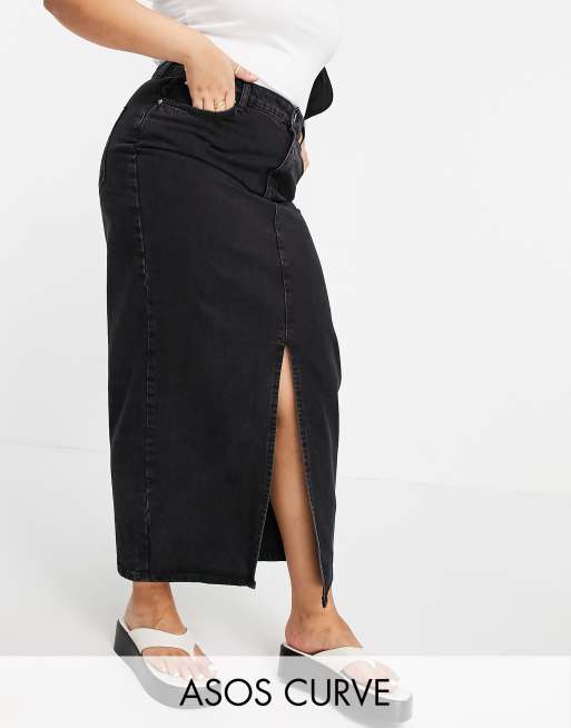 ASOS DESIGN Curve - Jupe mi-longue en denim de coton mélangé style années 90 - Noir délavé - BLACK