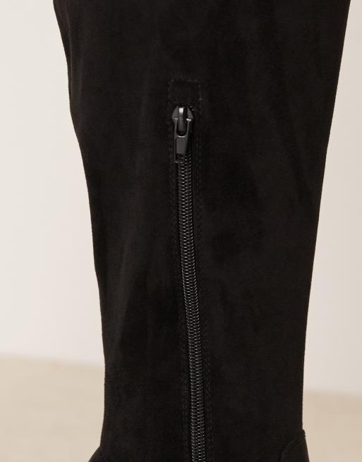 ASOS DESIGN Curve – Kai – Overknee-Stiefel aus schwarzem Wildlederimitat mit Absatz und dicker Sohle, 4 von 4