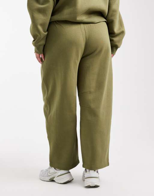 ASOS DESIGN Curve – Kakifärgade, borstade mjukisbyxor med barrelben, 5 av 5