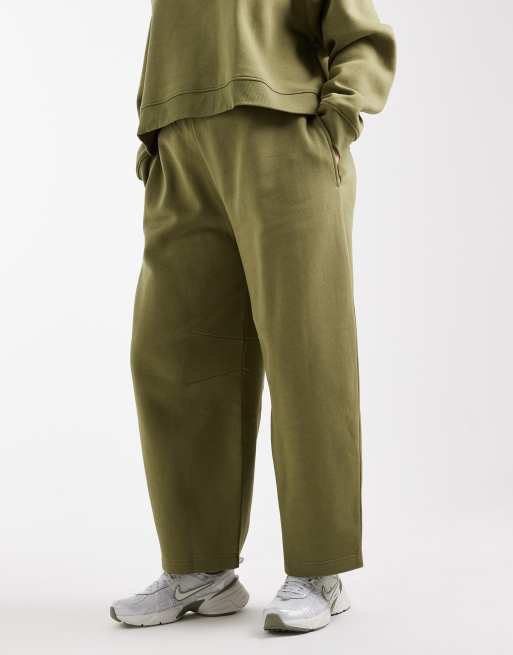 ASOS DESIGN Curve - Kakigrønne joggingbukser med børstet tekstur og tøndeformede ben, 2 af 5