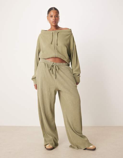 ASOS DESIGN Curve – Kakigrön, våfflad sweatshirt med bara axlar och dragkedja, 3 av 4