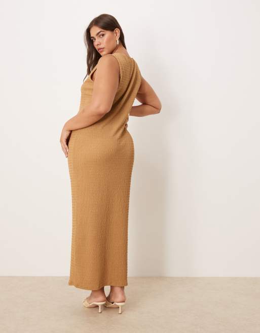 ASOS DESIGN Curve - Kamelbrun midikjole med racersnit og tekstur, 4 af 4