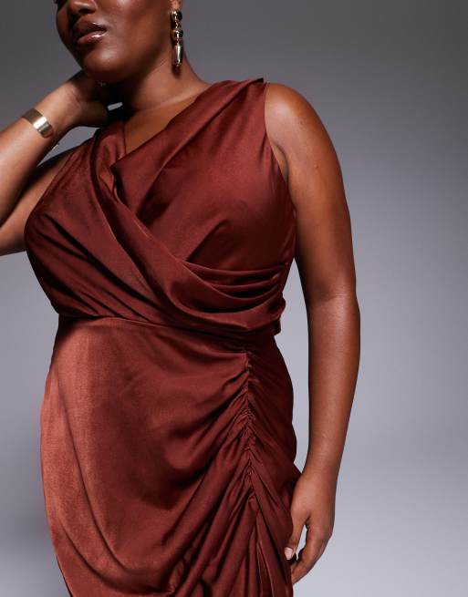 ASOS DESIGN Curve - Kastanjebrun draperet maxikjole i satin med slids foran, 4 af 4