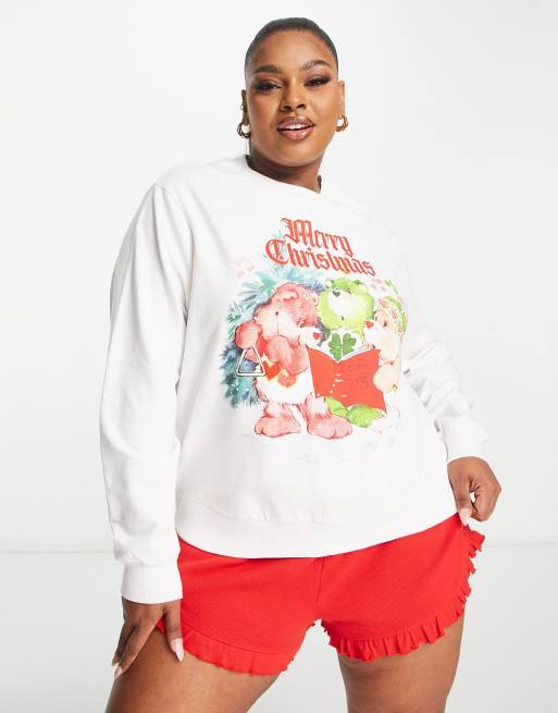 ASOS DESIGN Curve - Kerstmis - Pyjamaset van sweaters en short met zingende Care Bears-print in wit en rood
