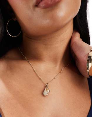 ASOS DESIGN Curve - Ketting met imitatie-schelphangertje en geschakelde bolletjes en staafjes in goudkleur