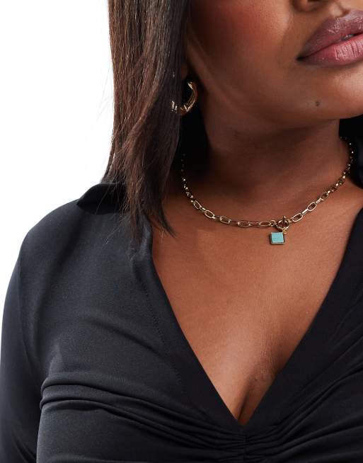 ASOS DESIGN Curve - Ketting met open schakels, T-staafje en vierkant hangertje met halfedelsteen in goudkleur