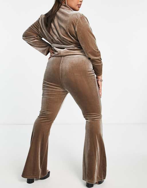 ASOS DESIGN Curve - Kick flare-pantalon van fluweel in nertskleur, 3 van 4