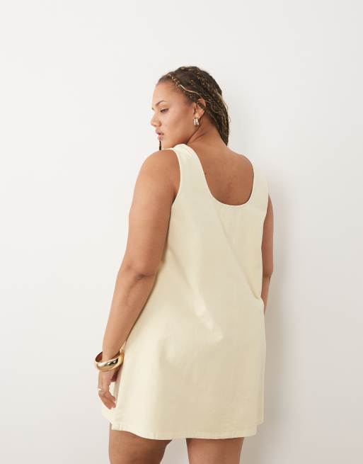 ASOS DESIGN Curve kjole med dyb rund hals, bindefront og minilængde i buttermilk, 4 af 4