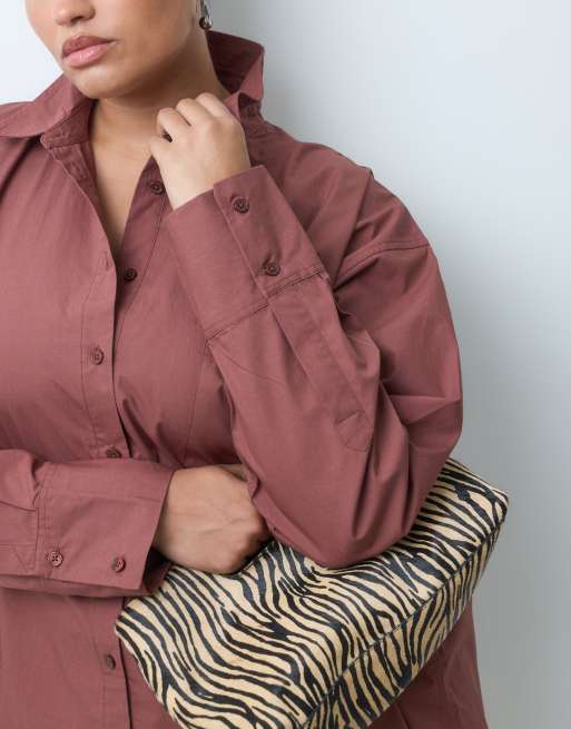 ASOS DESIGN Curve klassiek katoenen overhemd in chocoladebruin, 4 van 4