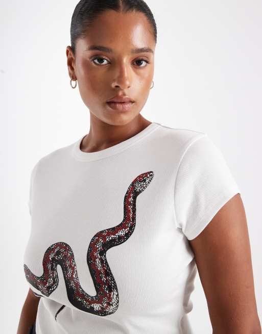 ASOS DESIGN Curve – Knapp geschnittenes T-Shirt in Weiß mit Schlangenmotiv