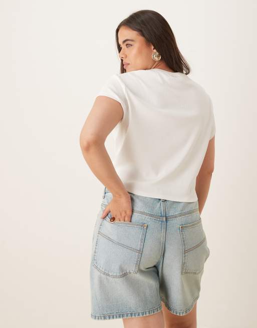 ASOS DESIGN Curve – Knapp geschnittenes T-Shirt in Weiß mit Tomaten-Print, 3 von 4